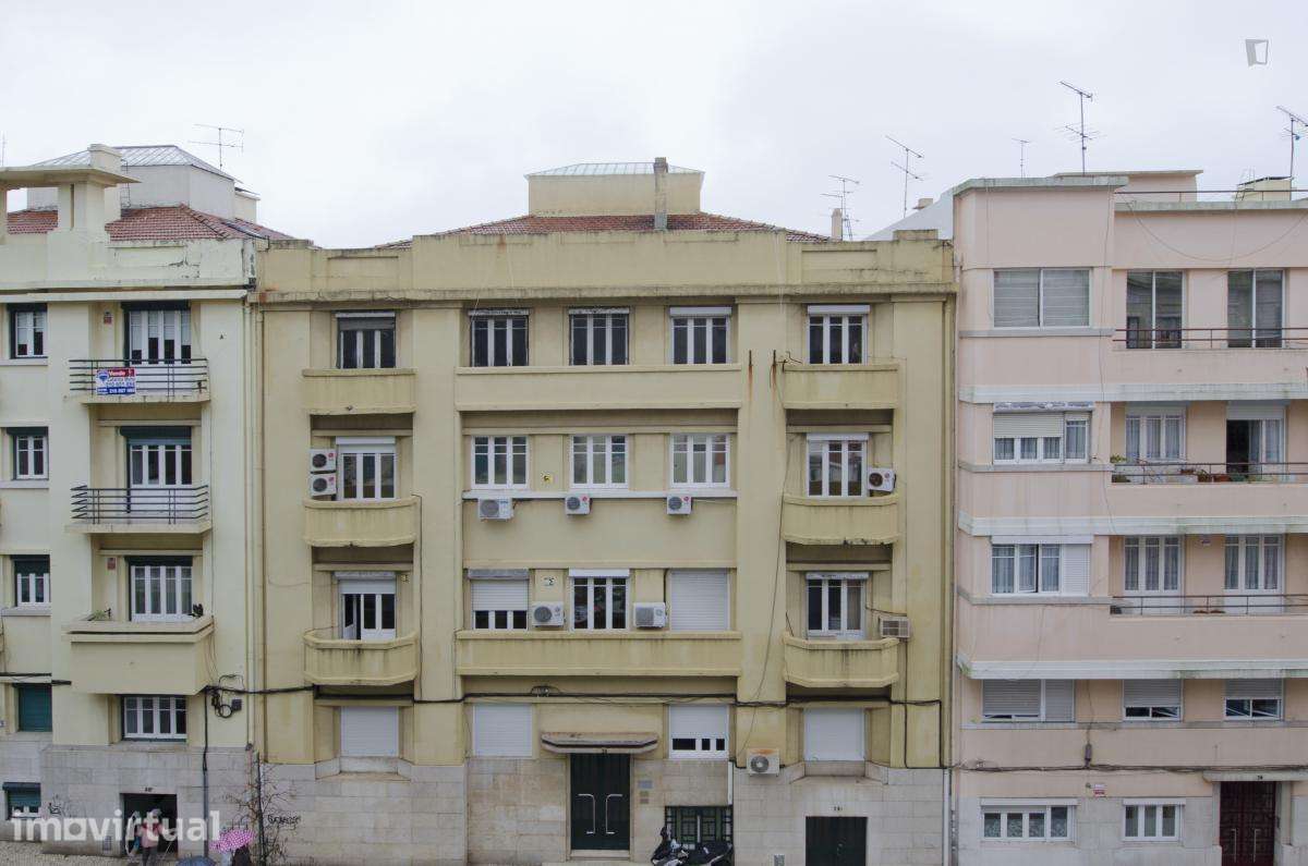 Quarto - localizado em São Sebastião Lisbon - Grande imagem: 5/16