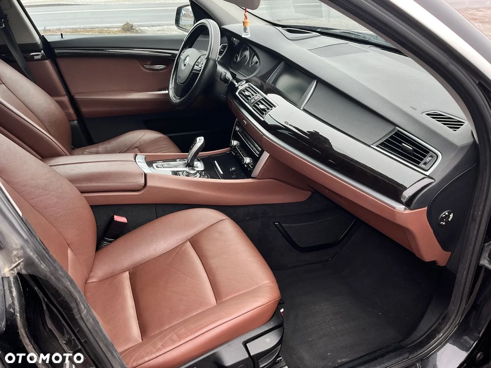 BMW 5GT - 26
