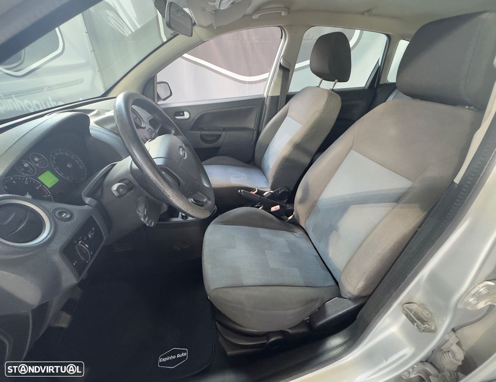 Ford Fiesta 1.25 Ghia - 12