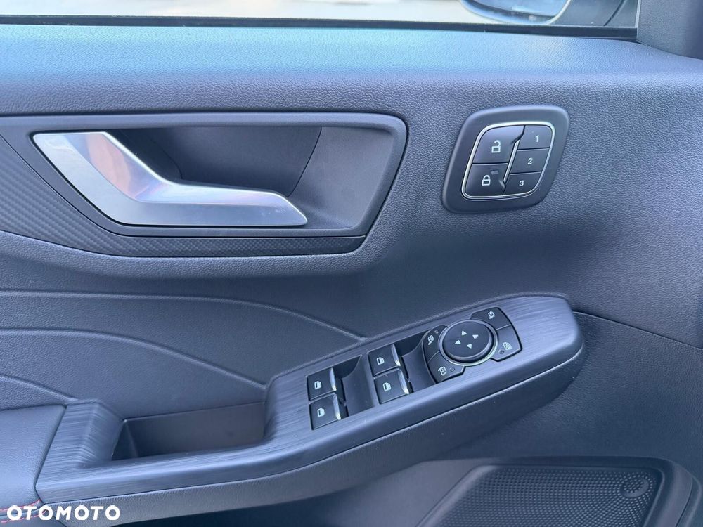 Ford Kuga - 17