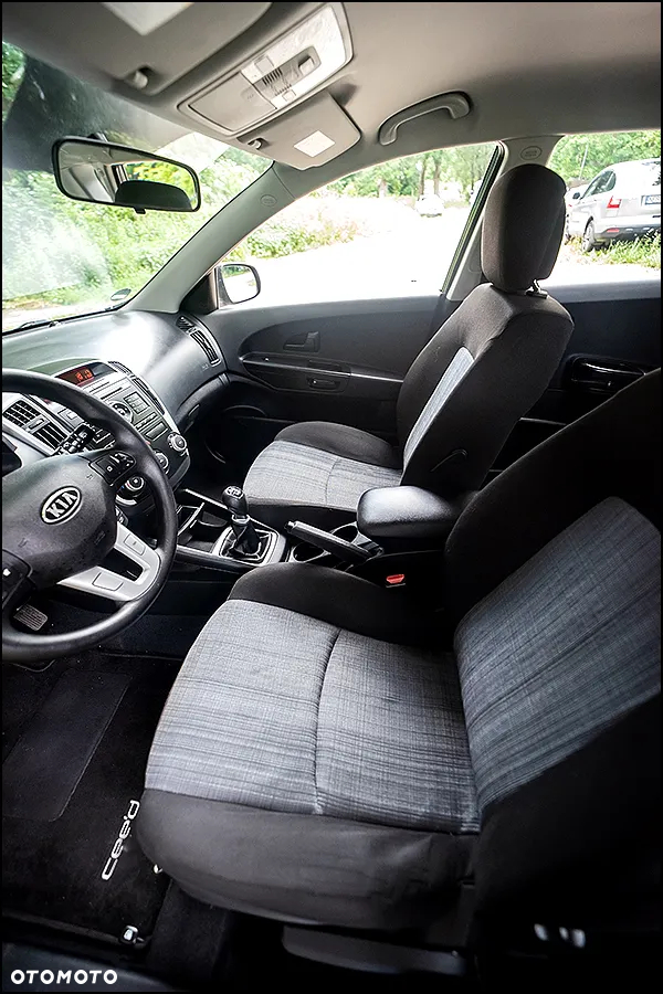 Kia Ceed - 28