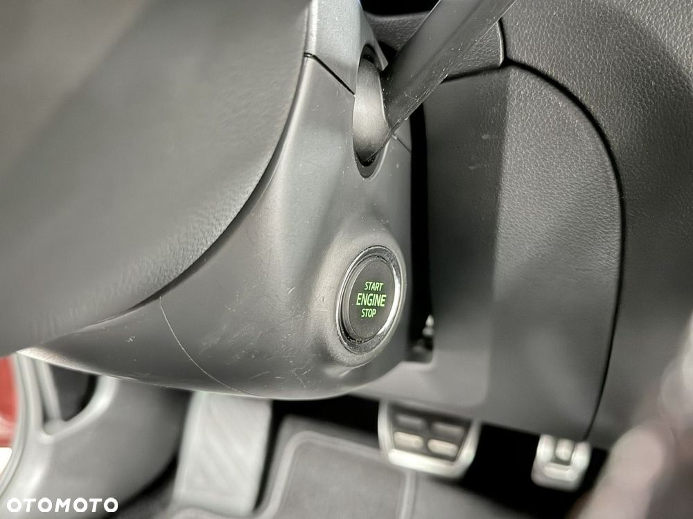 Skoda Octavia 2.0 TDI RS Challenge DSG - 23