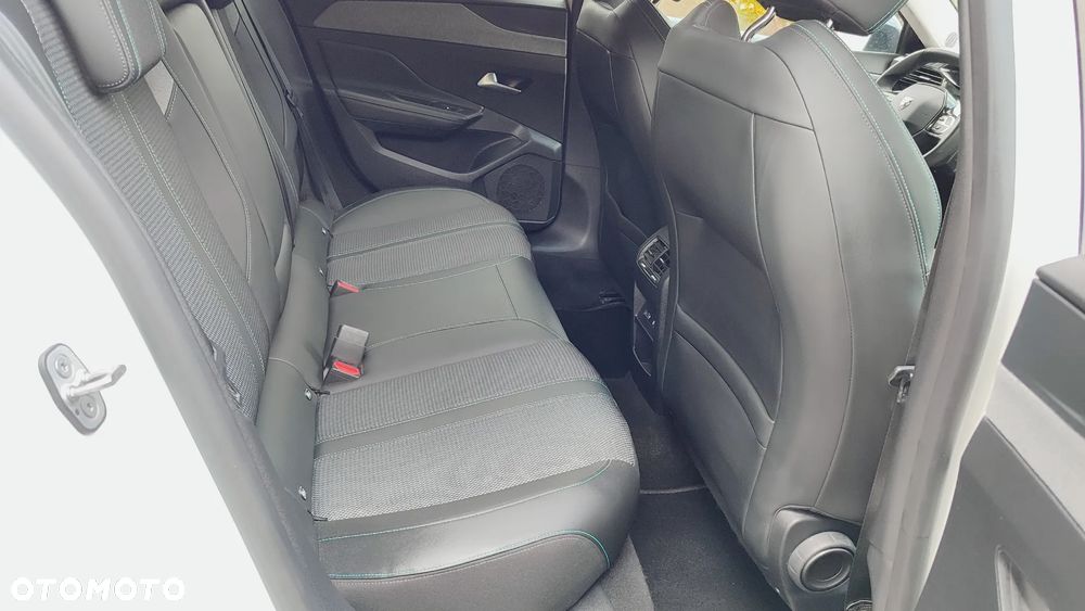 Peugeot 308 1.6 Hybrid PHEV Allure EAT8 - 6