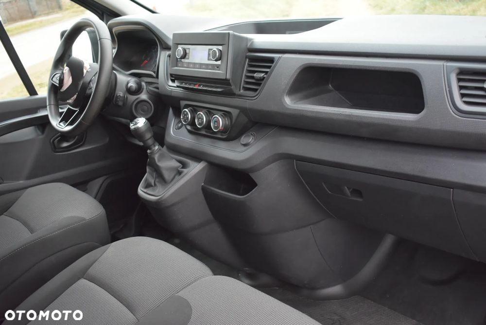 Renault TRAFIC 2022 L2H1 LONG Nowy Model 55 tys KM - 9