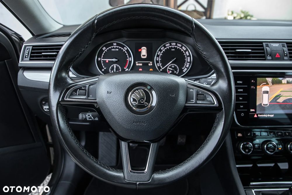 Skoda Superb 2.0 TDI Sportline - 19