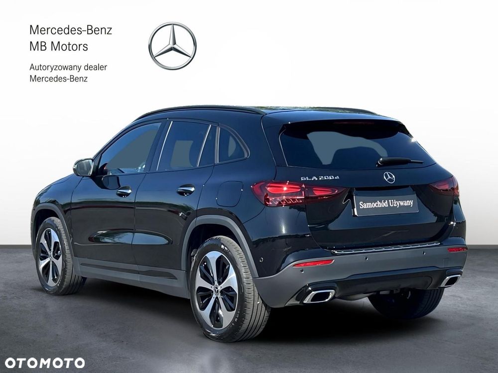 Mercedes-Benz GLA 200 d - 4