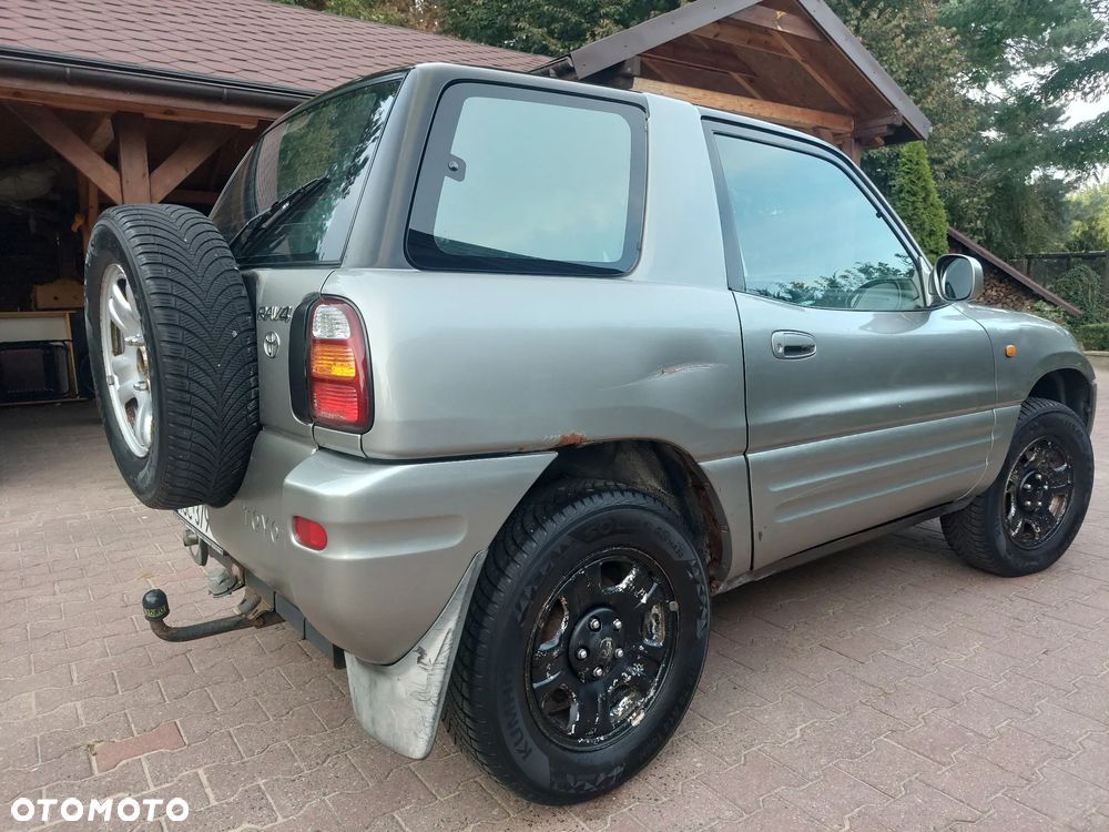 Toyota RAV4 2.0 Special - 12