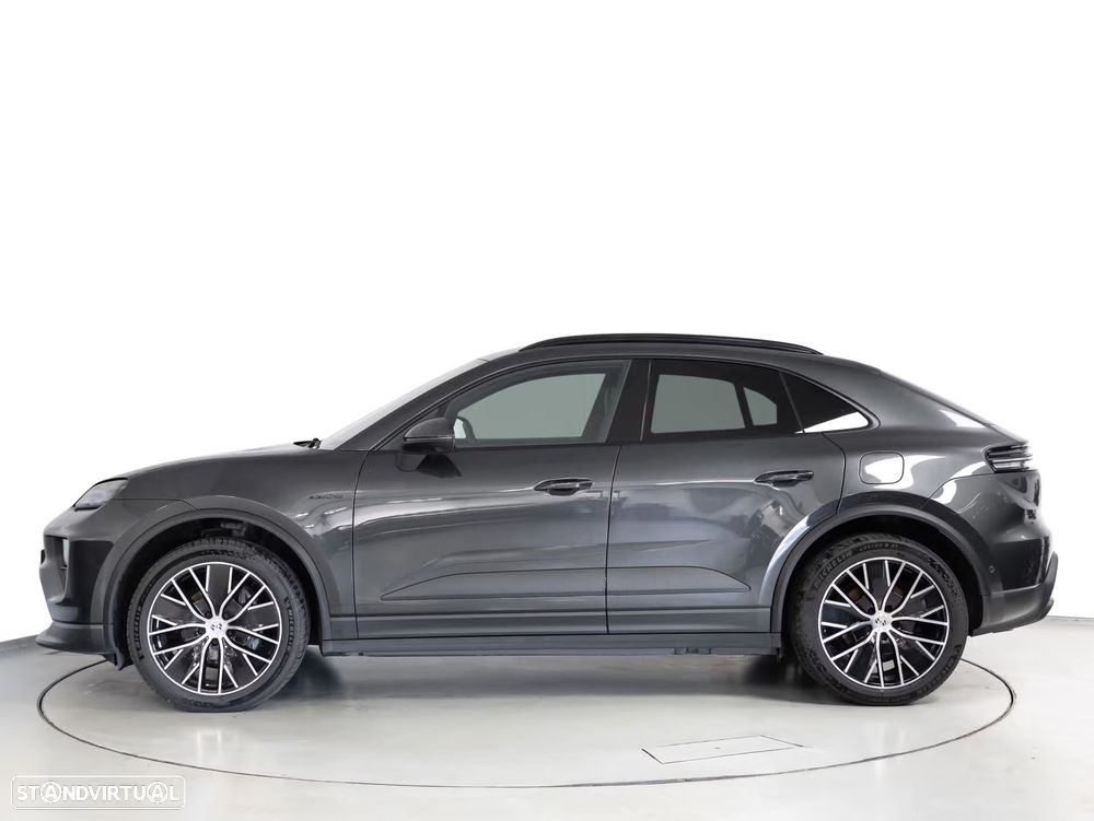 Porsche Macan Electric 4 - 6