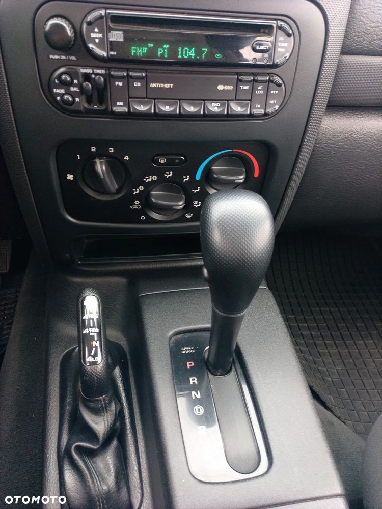 Jeep Cherokee - 22