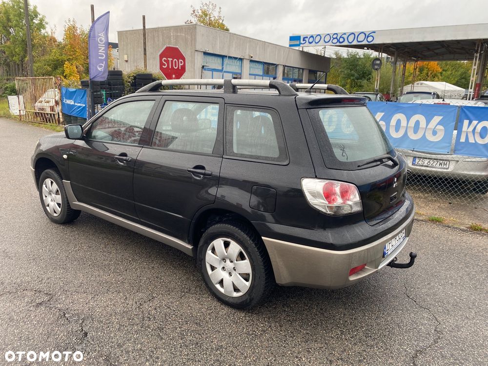 Mitsubishi Outlander 2.0 Comfort 4WD - 14