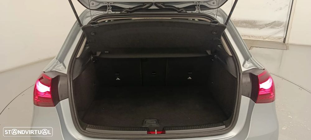 Mercedes-Benz A 250 e - 33