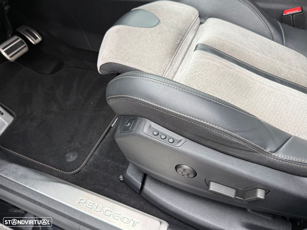 Peugeot 3008 1.6 Hybrid GT Pack e-EAT8 - 11