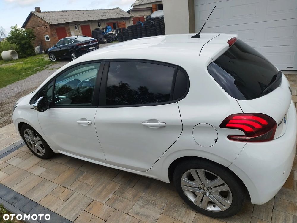 Peugeot 208 1.2 PureTech Style - 7