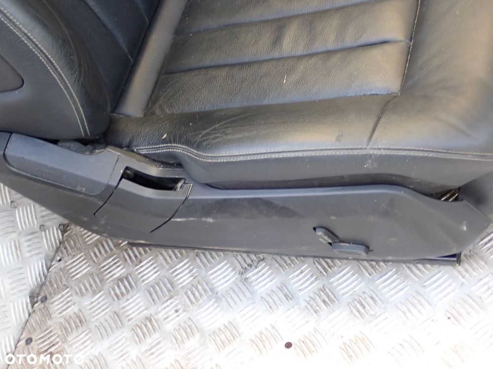 MERCEDES W212 FOTEL PRZEDNI PRAWY / LEWY ORAZ KANAPA TYLNIA SKÓRA KOMPLET - 13