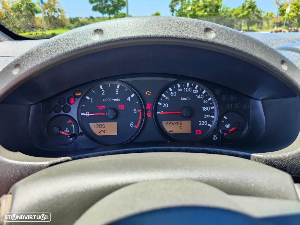 Nissan Pick Up 2.5 DDTi CD Comfort 4WD - 14