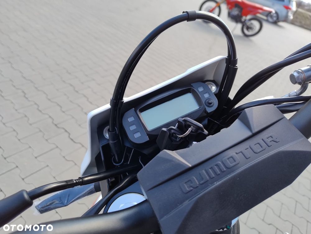 QJMOTOR COV 125X - 18