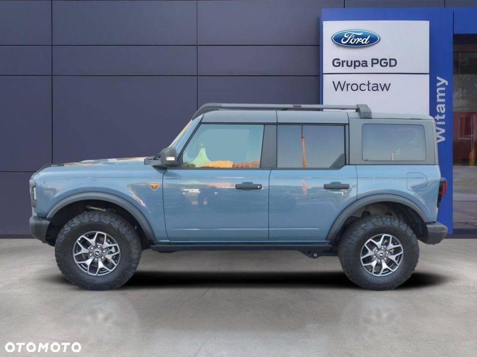 Ford Bronco - 2