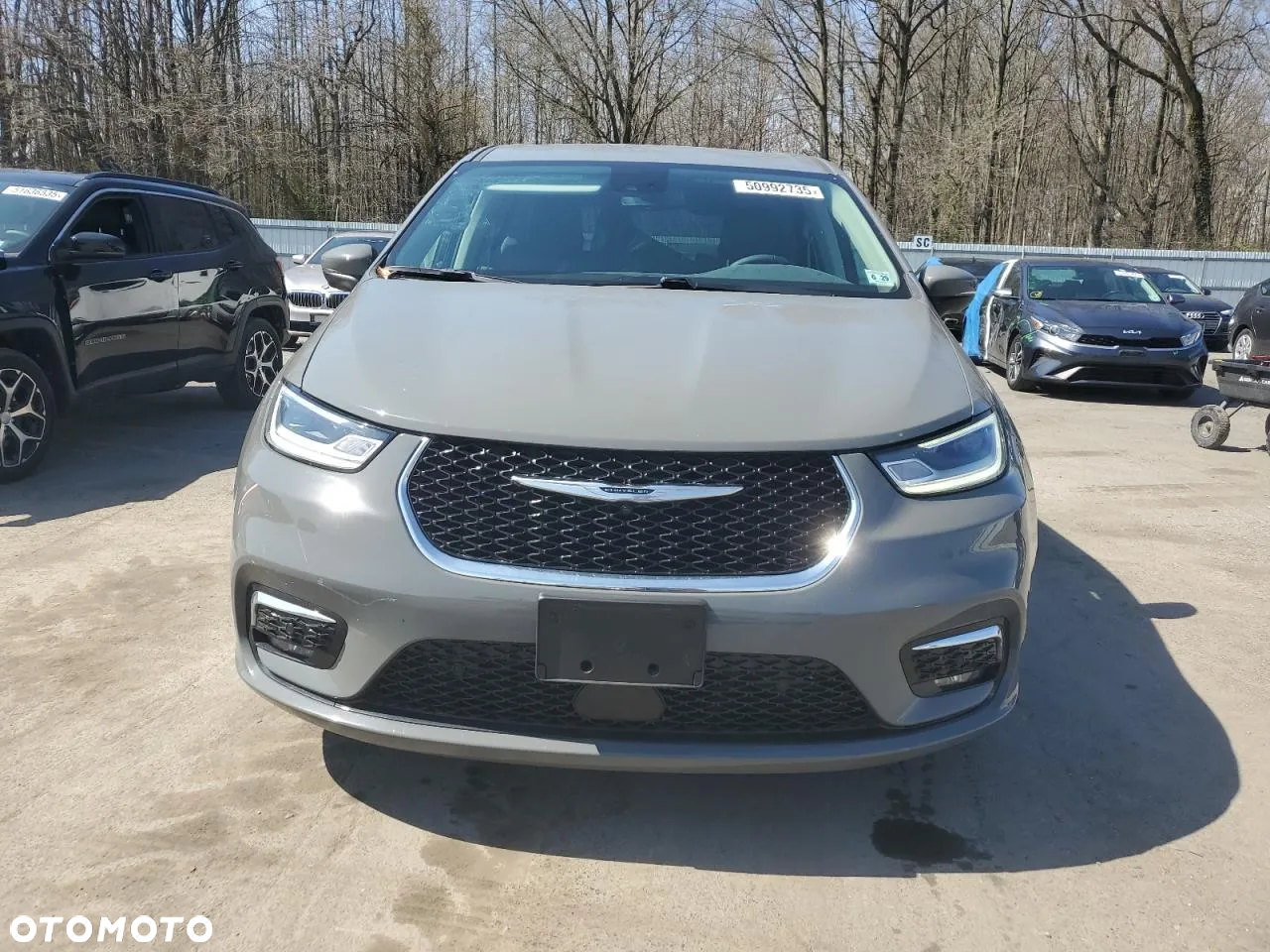 Chrysler Pacifica - 5