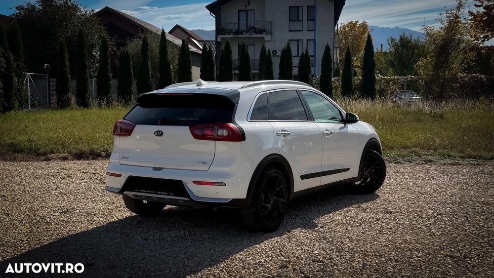 Kia Niro 1.6 GDI 2WD Aut. Vision - 3