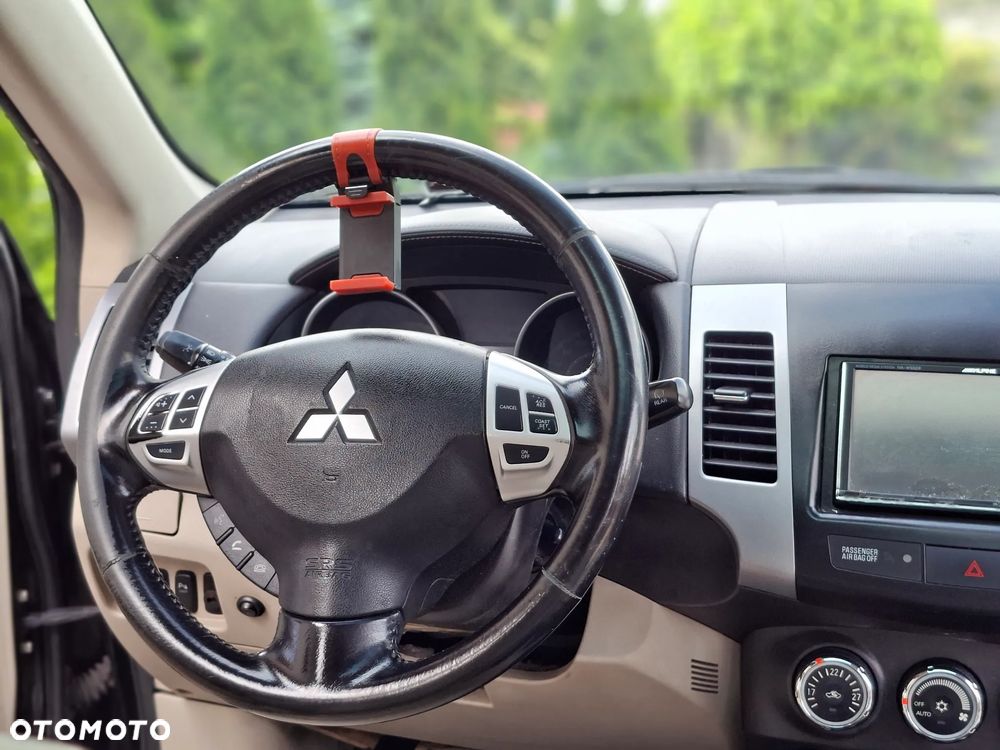 Mitsubishi Outlander 2.0 DID Instyle NAVI - 13