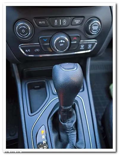 Jeep Cherokee 3.2 V6 Active Drive I Overland - 30