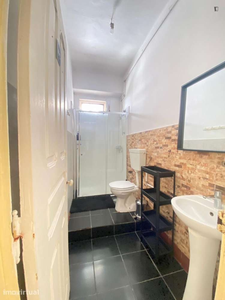 Quarto - localizado em Alameda Lisbon - Grande imagem: 4/16