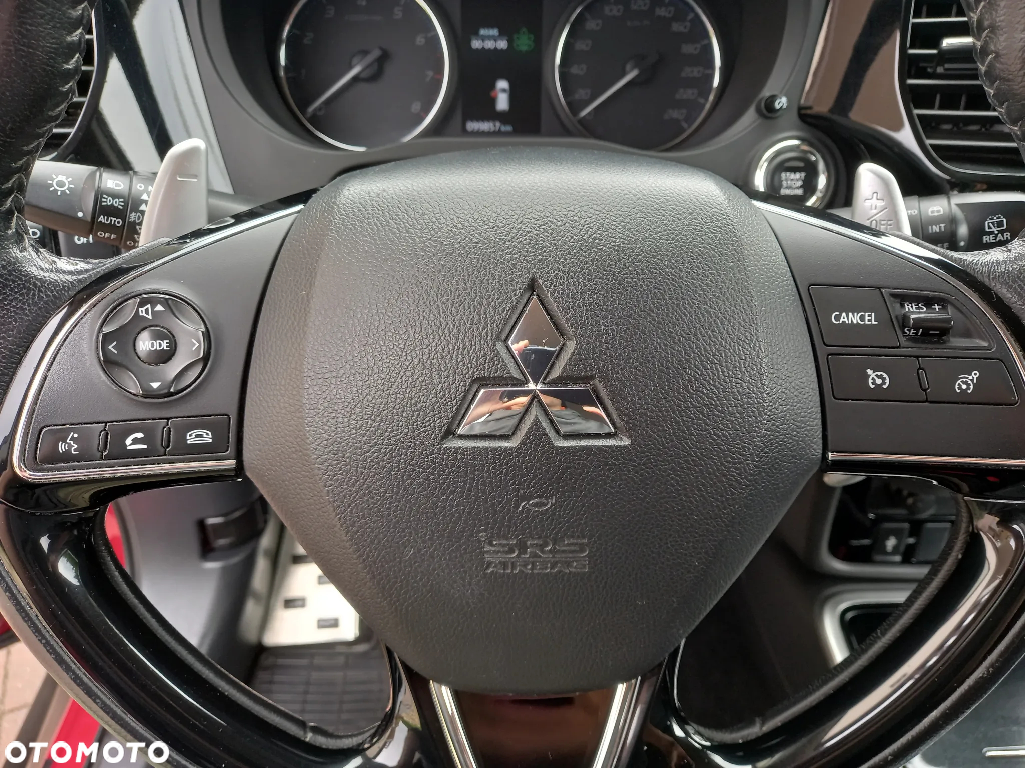 Mitsubishi Outlander 2.0 Intense Comfort 4WD CVT - 32