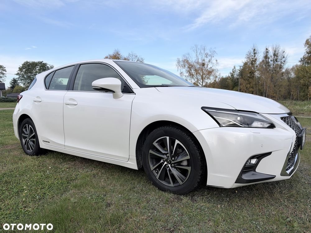 Lexus CT - 1