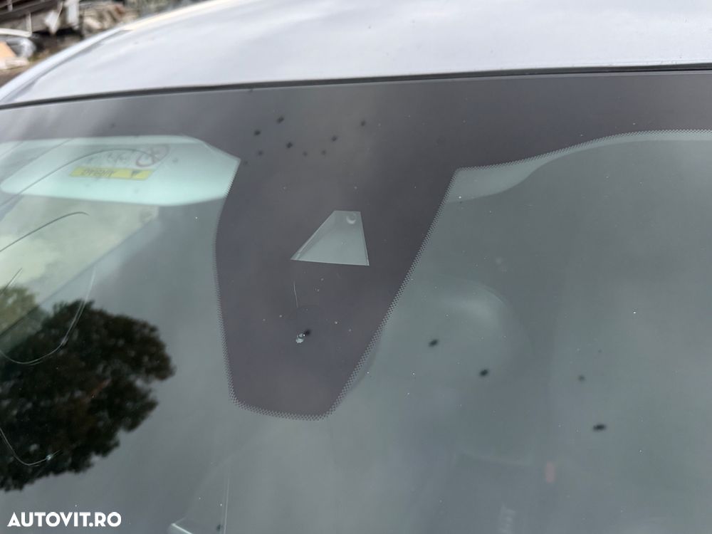 Peugeot 2008 e-2008 Allure - 32