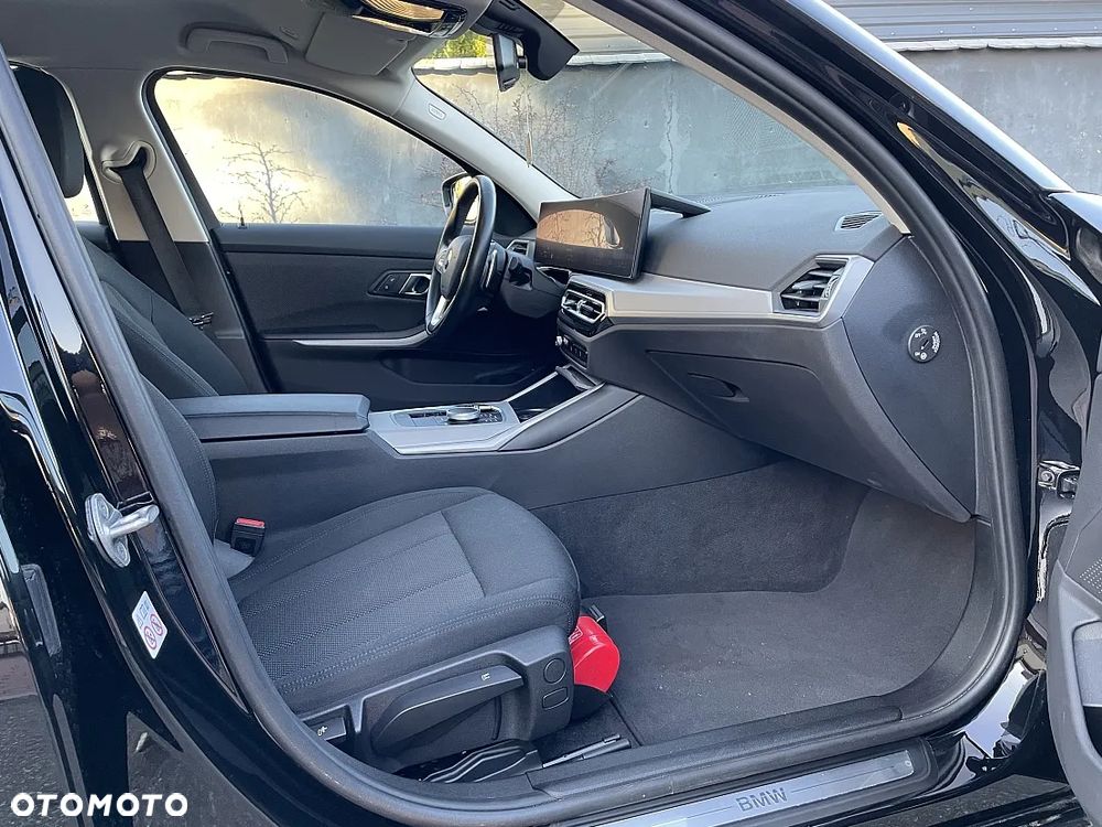 BMW Seria 3 318i Sport Line - 21