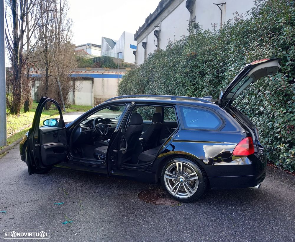 BMW 318 d Navigation Sport - 32