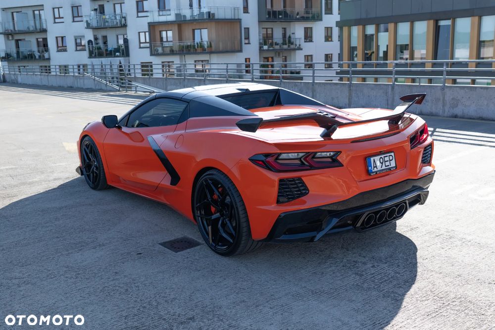 Chevrolet Corvette - 12