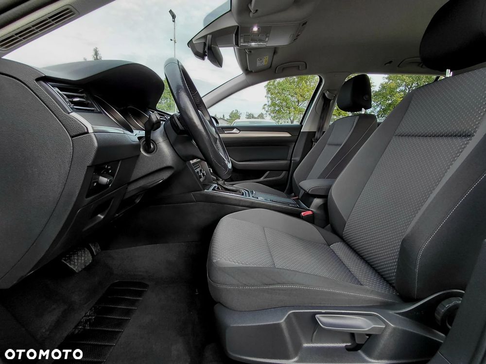 Volkswagen Passat 1.6 TDI SCR DSG Comfortline - 8