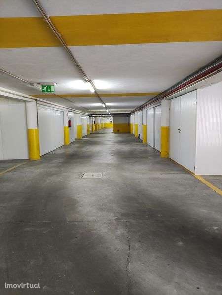 Vendem-se 2 lugares de garagem fechados em Lordelo, Paredes - Grande imagem: 4/5