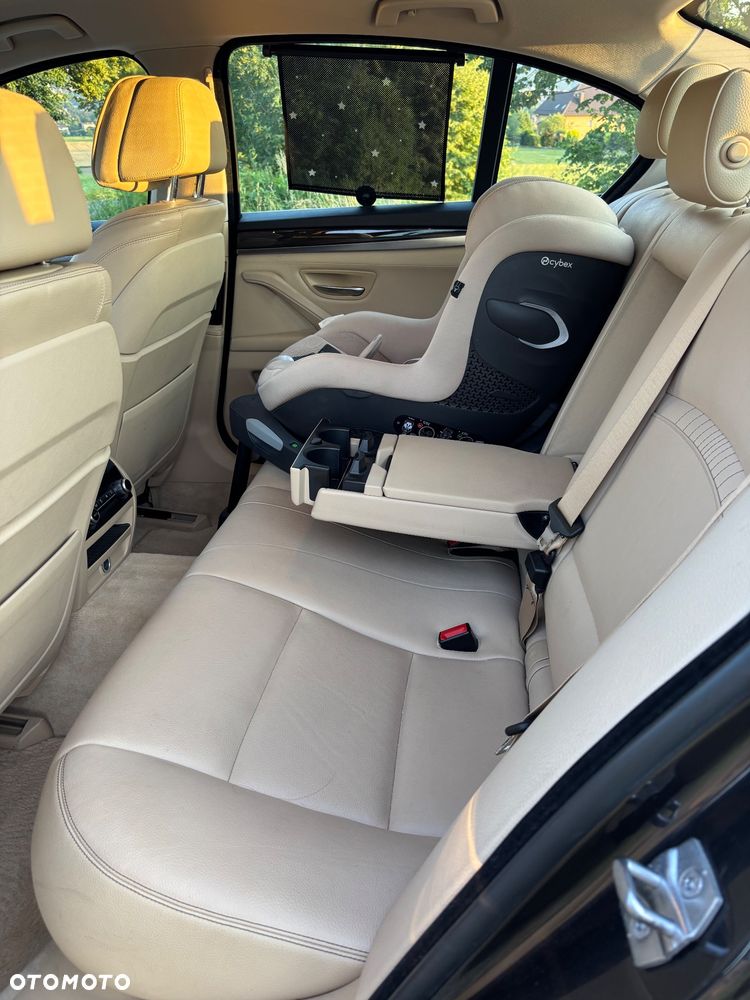 BMW Seria 5 530d xDrive Luxury Line - 13