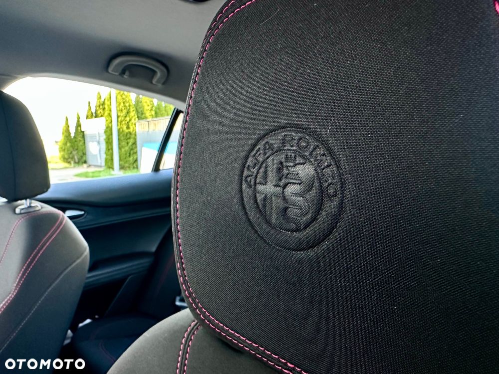 Alfa Romeo Stelvio - 22