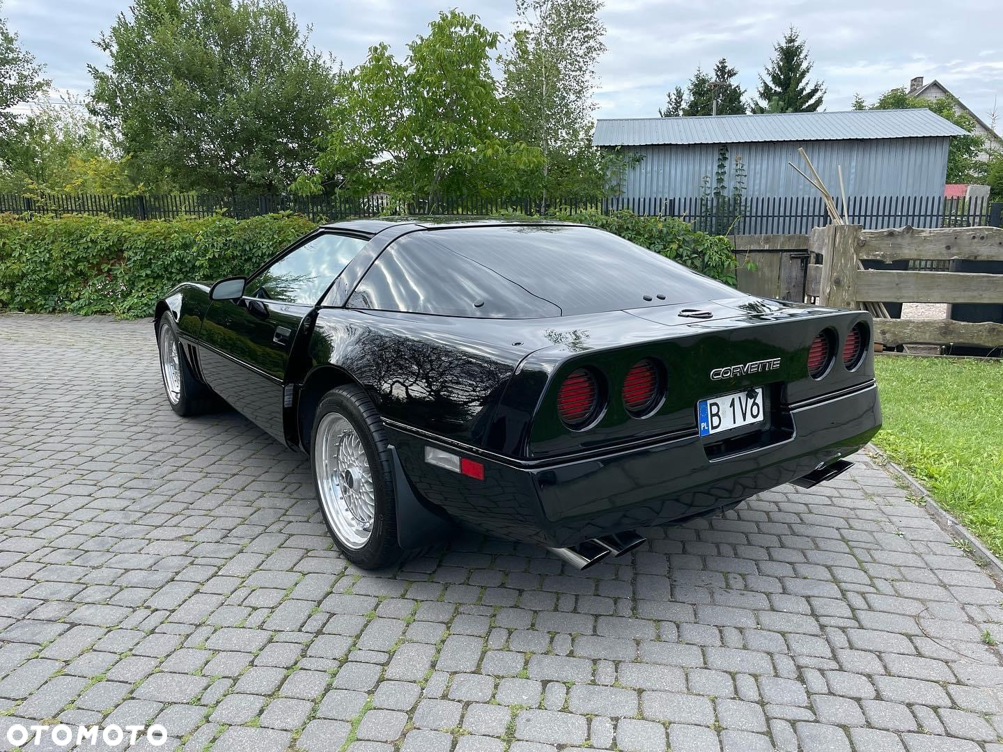 Chevrolet Corvette - 9