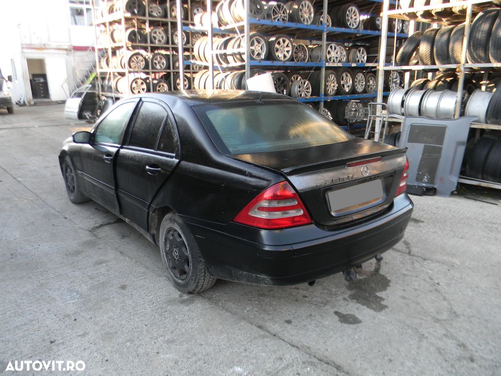 Dezmembrari  Mercedes-Benz C-CLASS (W203)  2000  > 2007 C 200 CDI (20 - 47
