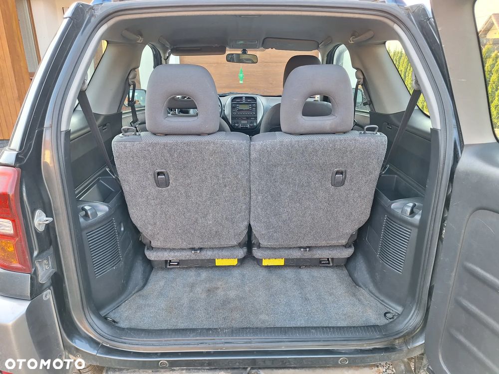 Toyota RAV4 D-4D 4x4 - 7