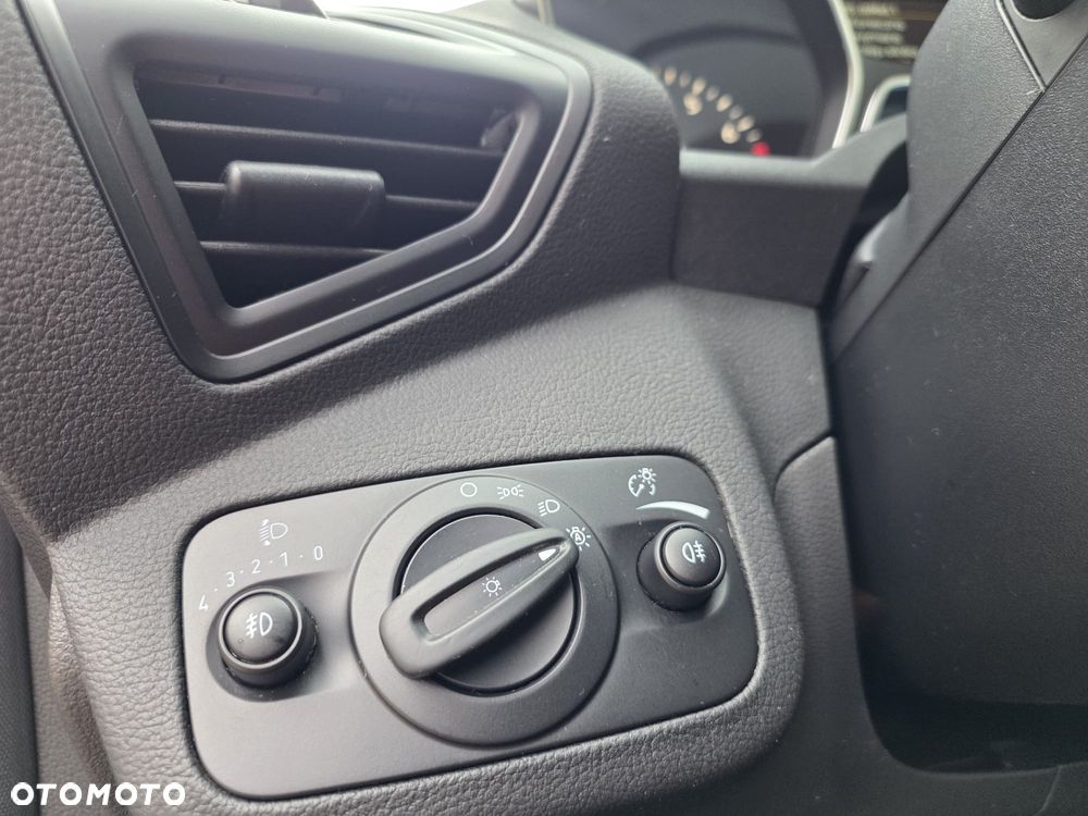 Ford Kuga 1.5 EcoBoost 2x4 Cool & Connect - 28