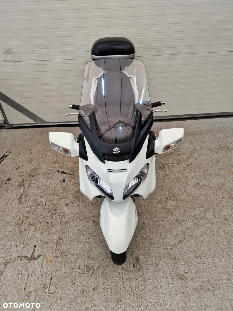 Suzuki Burgman - 8
