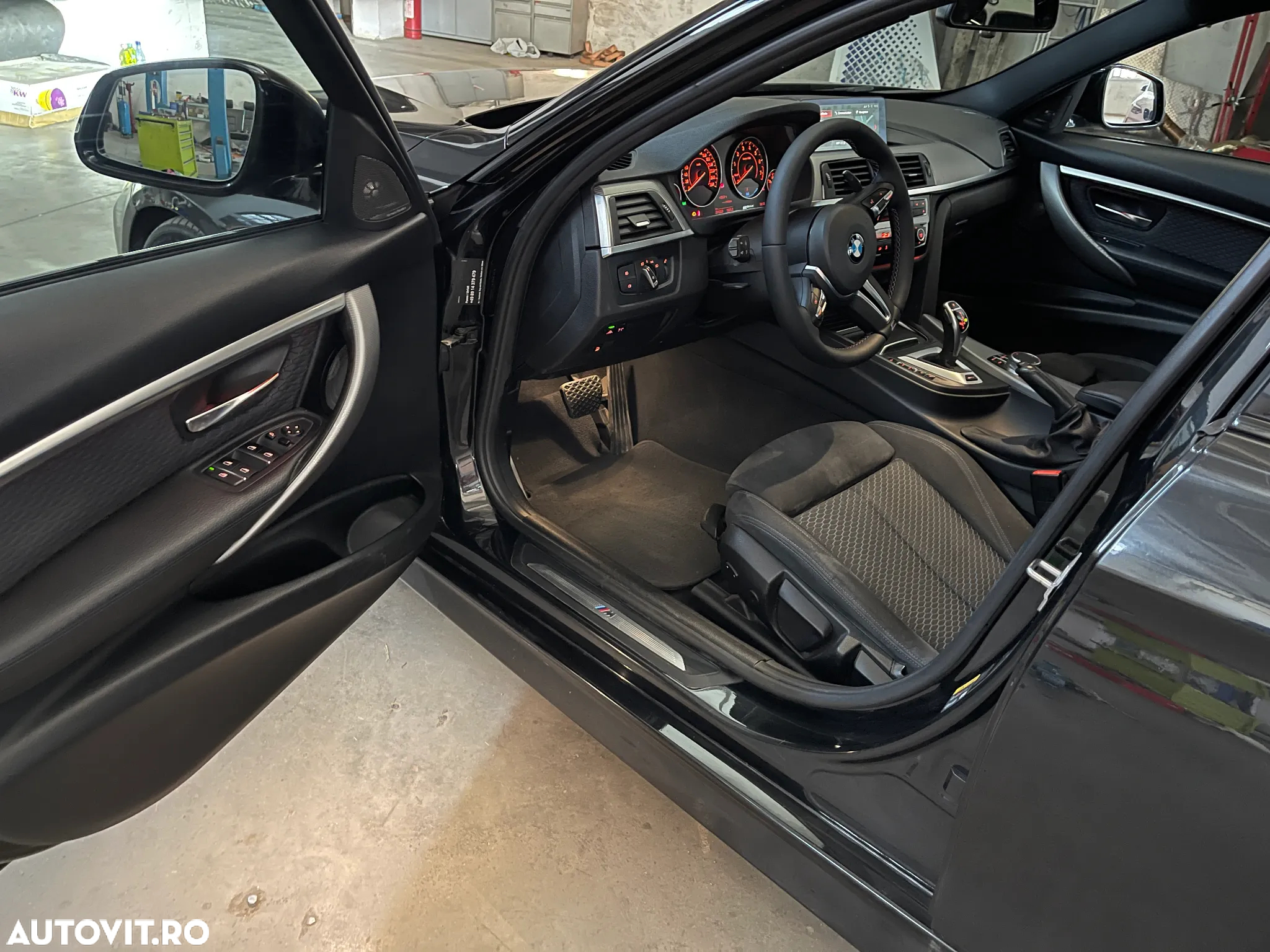 BMW Seria 3 330e iPerformance M Sport - 14