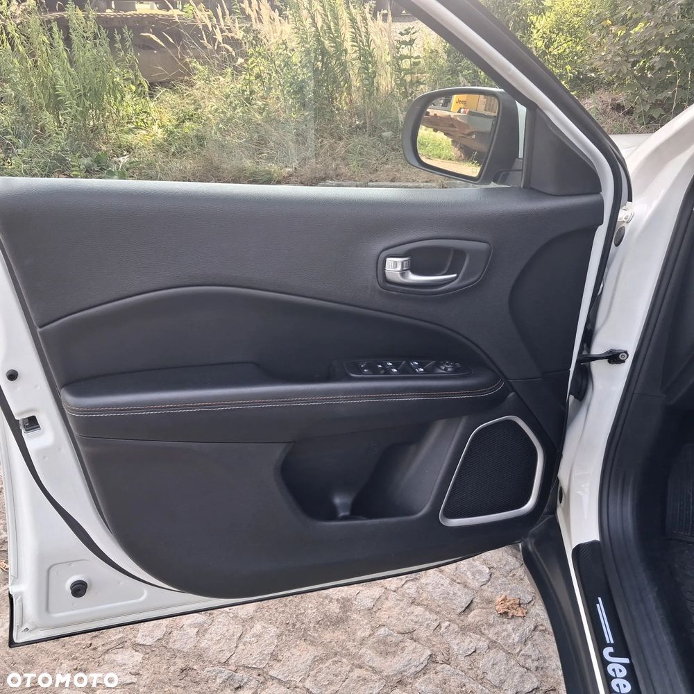 Jeep Compass - 18