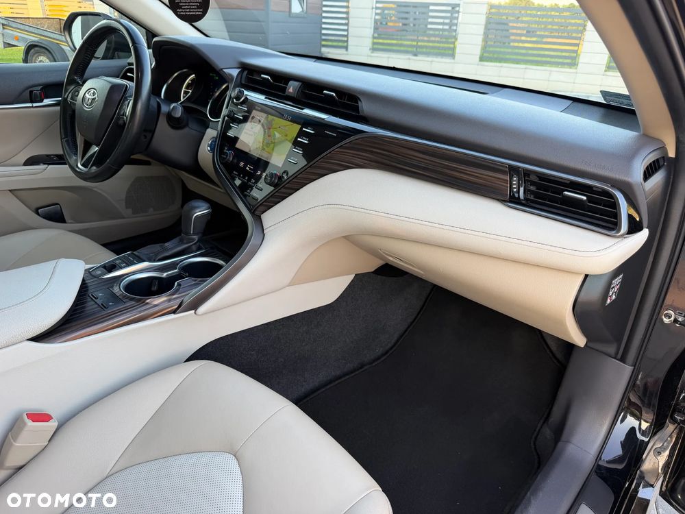 Toyota Camry 2.5 Hybrid Executive CVT - 15