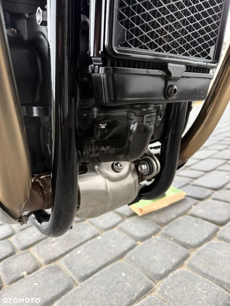 Triumph Street Twin - 21