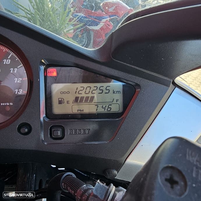 Honda VFR 800 - 10