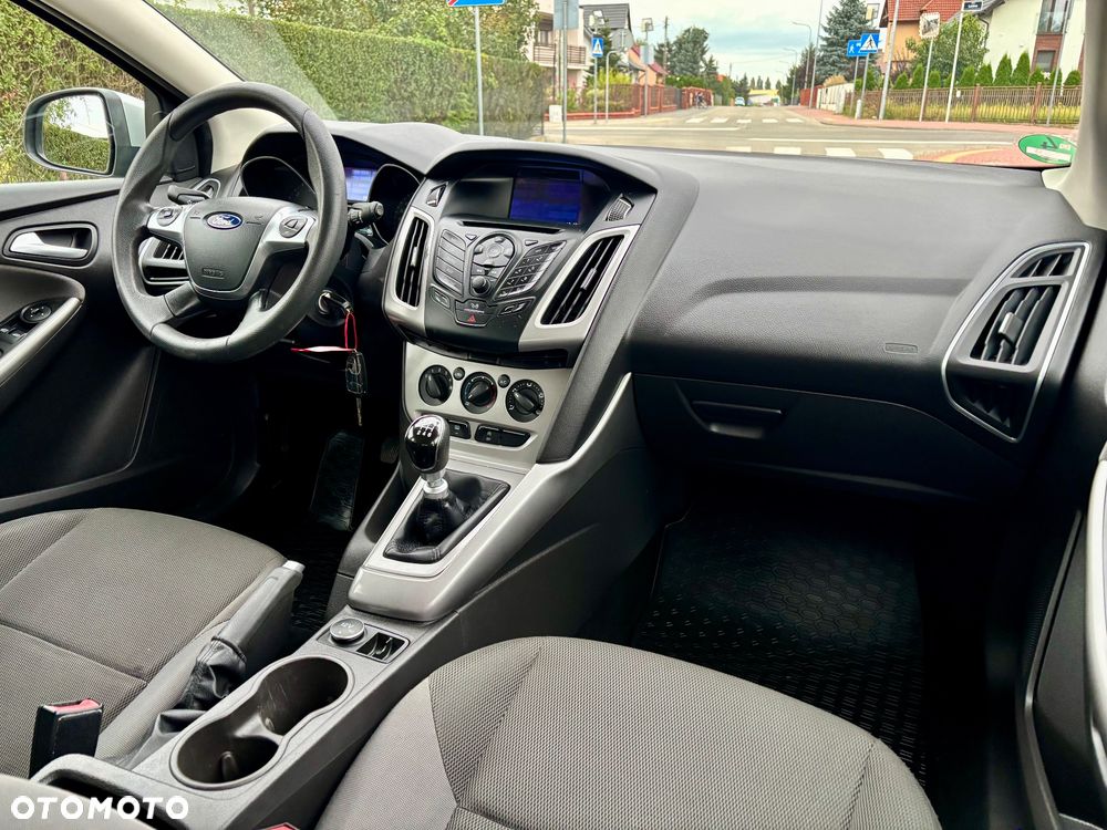 Ford Focus 1.6 TDCi DPF Champions Edition - 10