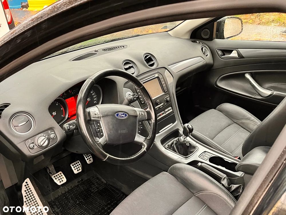 Ford Mondeo - 10