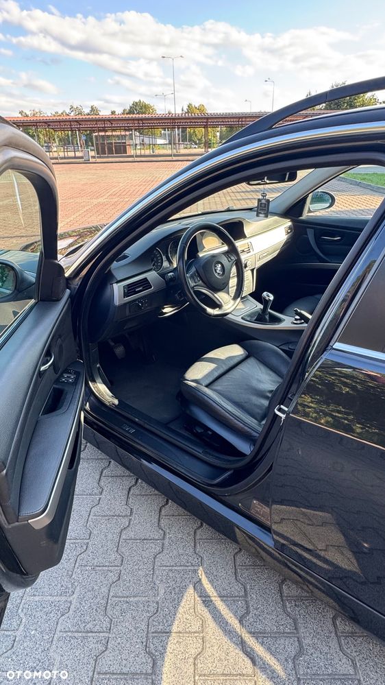 BMW Seria 3 325i - 14
