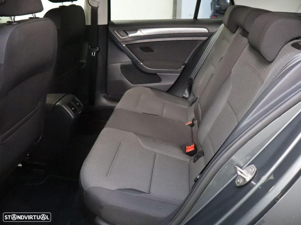 VW Golf 1.6 TDI Confortline - 9